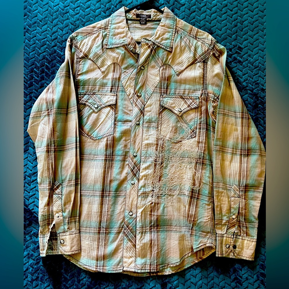 Arizona Men’s Medium Long Sleeve Western style long sleeve shirt.